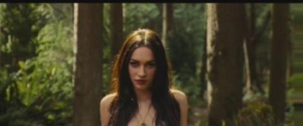 JENNIFERS BODY Des photos dénudées de Megan Fox et une nouvelle bande-annonce pour JENNIFERS BODY